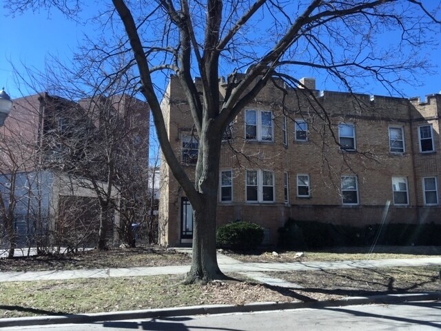 Primary Photo - 3730 N Christiana Ave