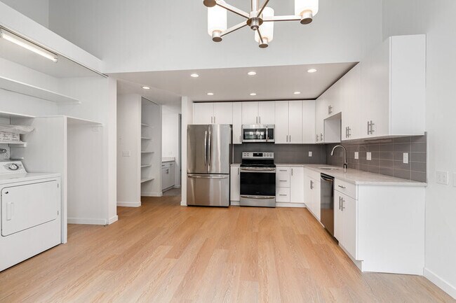 Building Photo - 6413 Sand Point Way NE