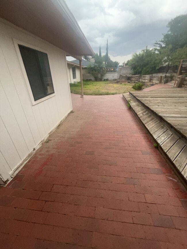 Building Photo - 1052 Monte Largo Dr NE