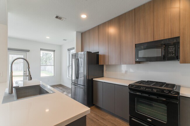 Building Photo - 102 E Lasting Spring Cir