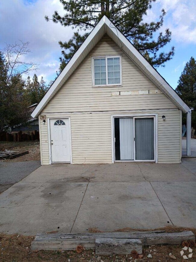 Building Photo - Cute House For Rent