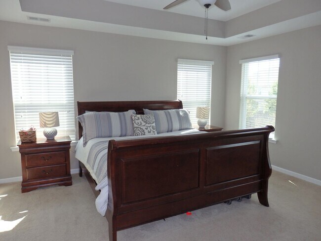 Building Photo - Look No Further. You Have Found Home!!! Av...