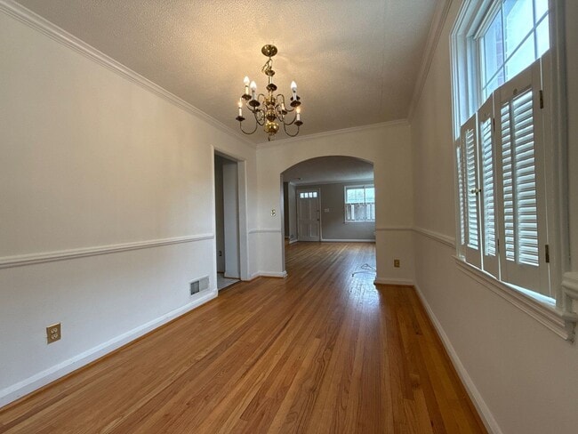 Building Photo - Three Bedroom 1 Bath house in Baltimore