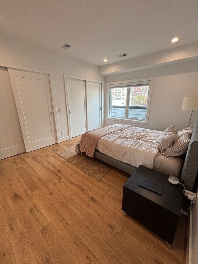Building Photo - Urban Luxury in U Street Corridor