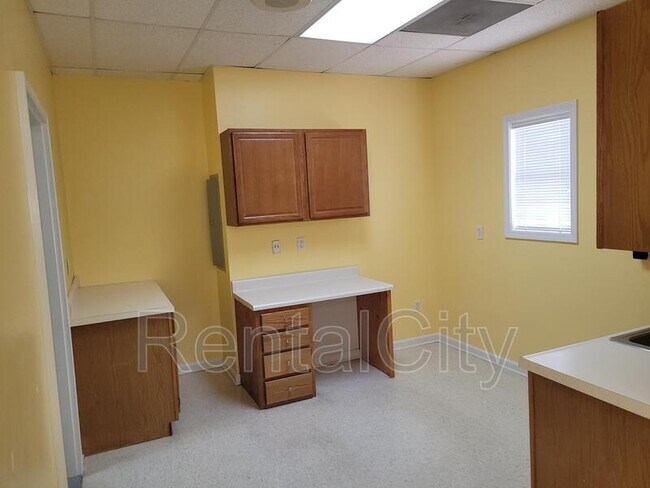 Building Photo - 1365 Flowering Dogwood Ln