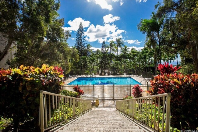Building Photo - Makaha Valley Towers Fully Furnished. 1 Be...
