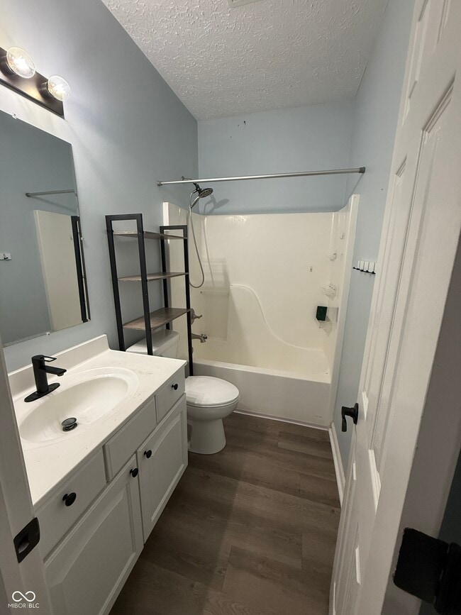 Building Photo - 5882 Hollow Oak Trail