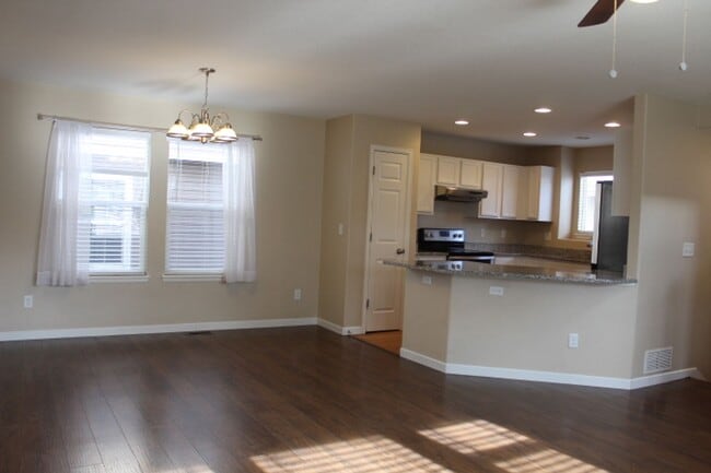 Building Photo - Stunning 3 BR/3 BA in Stockbridge At Meridian Community!