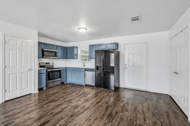Building Photo - 211 Caddo St
