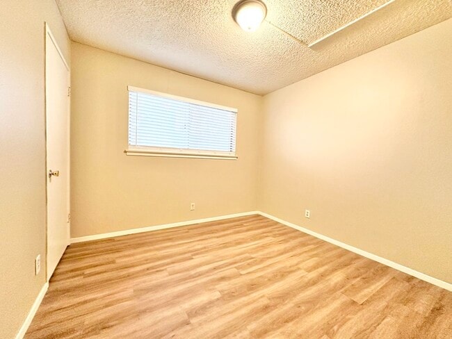 Building Photo - Beautiful 3 bedroom 2 bathroom Sacramento !