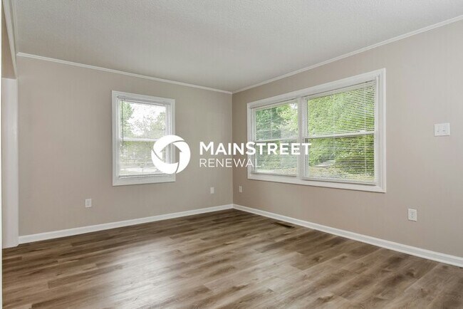Building Photo - 3 Bedroom Pet-Friendly Home in GREENSBORO,...
