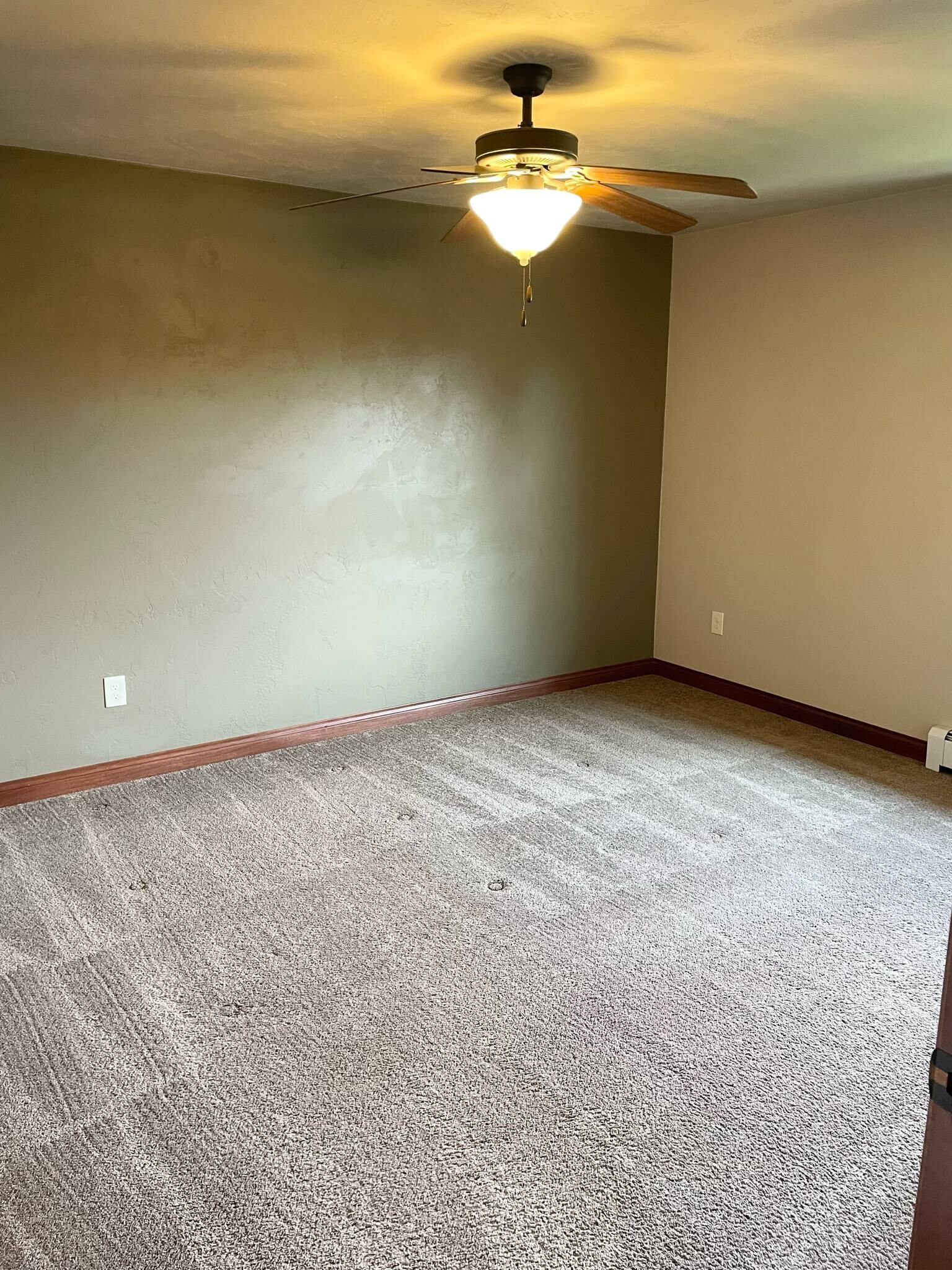 Building Photo - 3117 W Glenpark Dr
