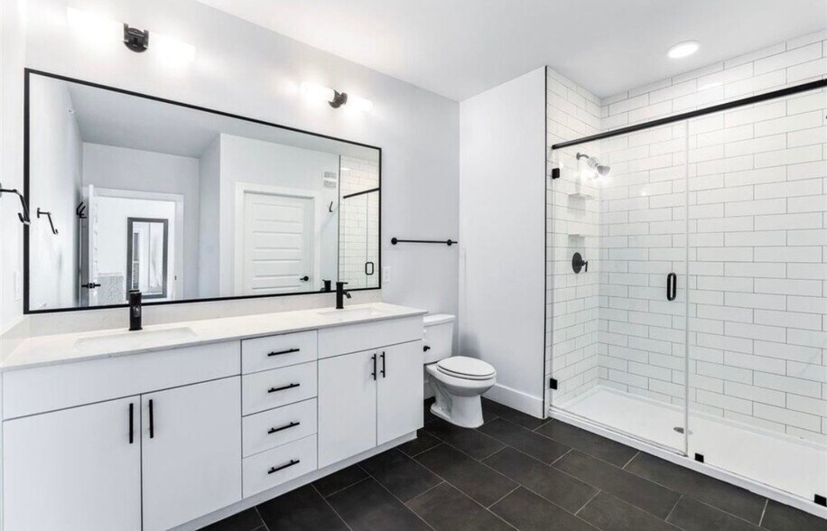 Building Photo - 3101 Govalle Ave