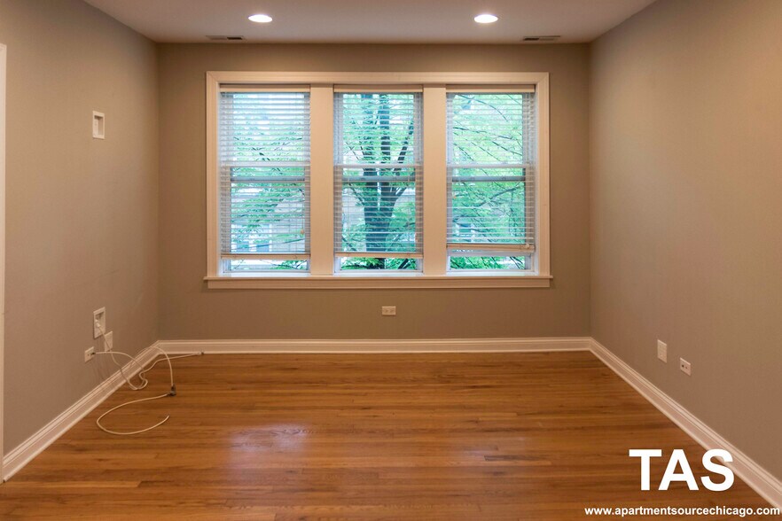 Building Photo - 3804 N Marshfield Ave