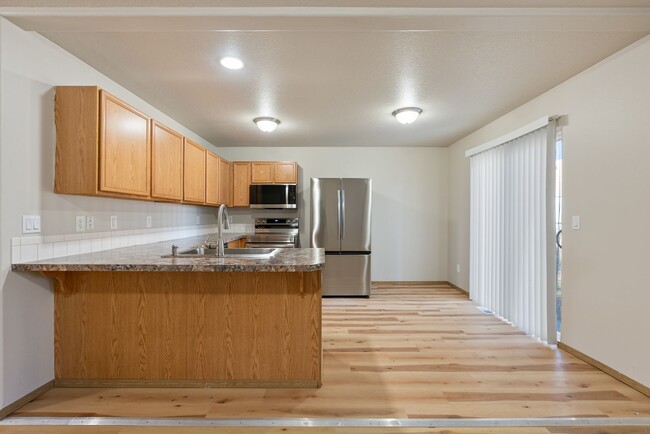 Building Photo - Spacious 4-Bedroom Home in SE Portland!