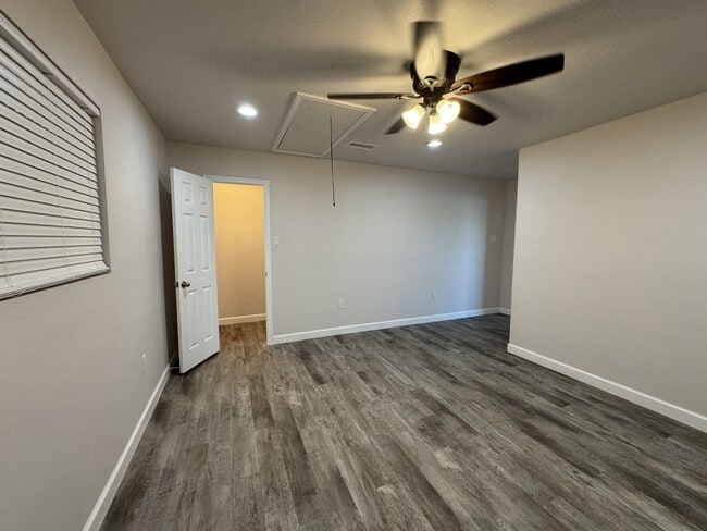 Building Photo - 15209 Cruiser St