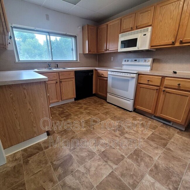 Building Photo - 714 4 Mile Rd NW