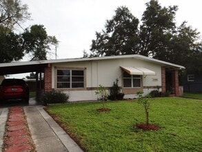 Building Photo - Port Charlotte Annual Rental. 2 bed, 2 bath, 1 carport