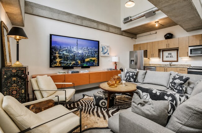 Building Photo - Modern Condo in The Cedars, Dallas with Private Patio | Available for Lease!