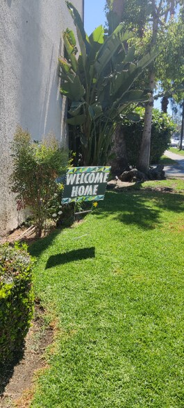 Building Photo - 18935 Sherman Way