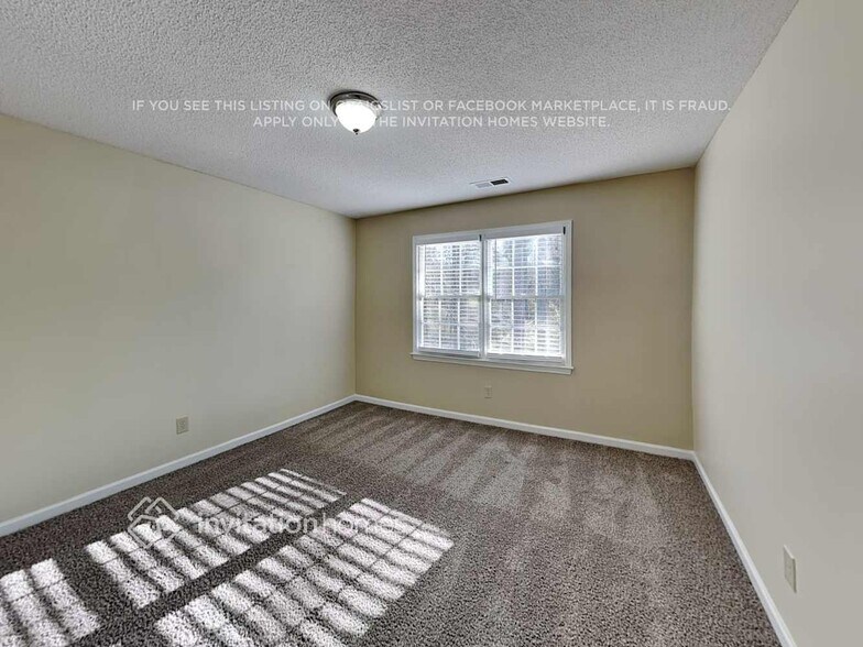 Building Photo - 2412 Westport Cir