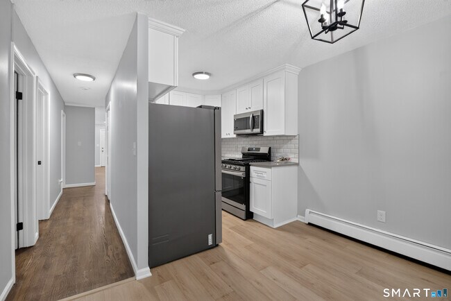 Building Photo - 41 Admiral St