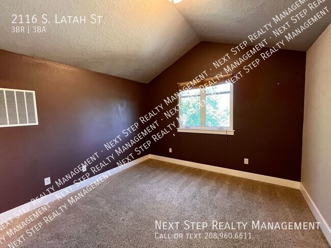 Building Photo - 2116 S Latah St