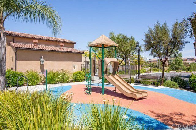 Building Photo - Available Now! Clean and move in ready 4 Bedroom Home in Murrieta