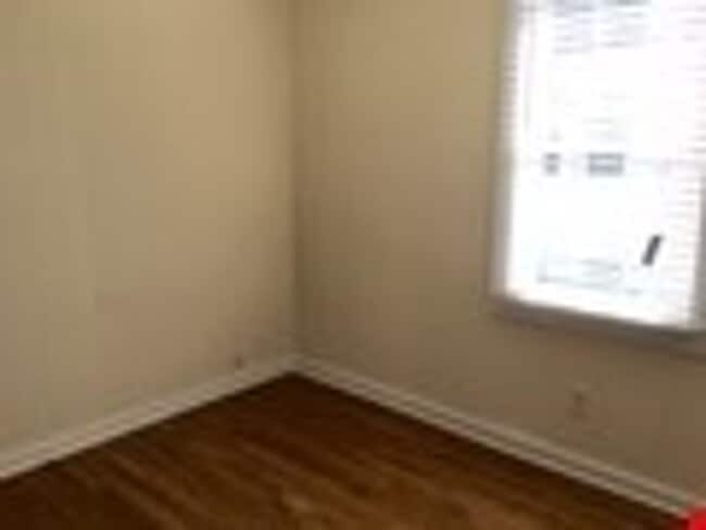 Building Photo - 410 Marsh St