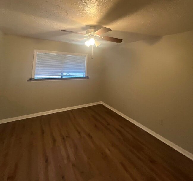 Building Photo - 56 S Circlewood Glen
