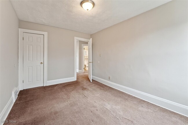 Building Photo - 4367 E 139th St