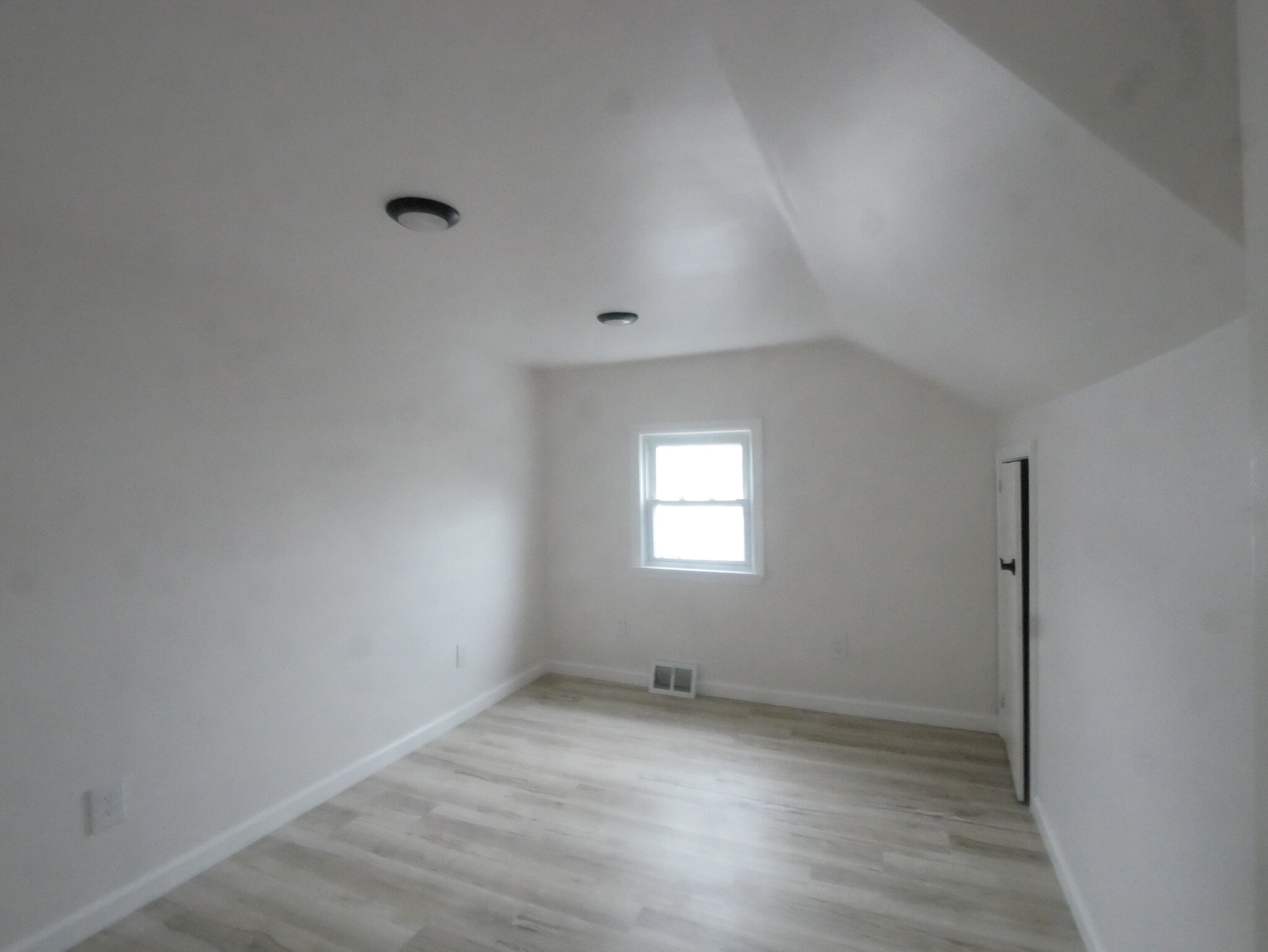 Building Photo - 252 Shields Rd