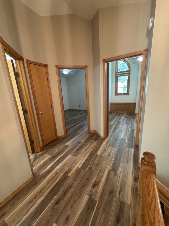 Building Photo - "Spacious 4-Bedroom Sanctuary with 3 Full Baths on Country View Drive, Derby - 3189 Sq Ft of Comf...