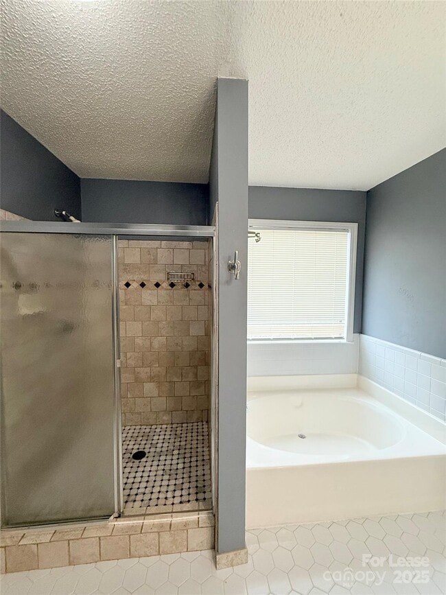 Building Photo - 6924 Long Needles Dr