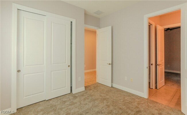 Building Photo - 11823 Timbermarsh Ct