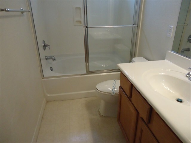 Building Photo - 18641 W Mission Ln