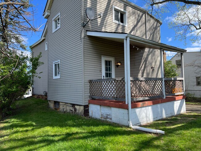 Building Photo - 3BR Retreat Minutes from The Waterfront Shopping & Dining