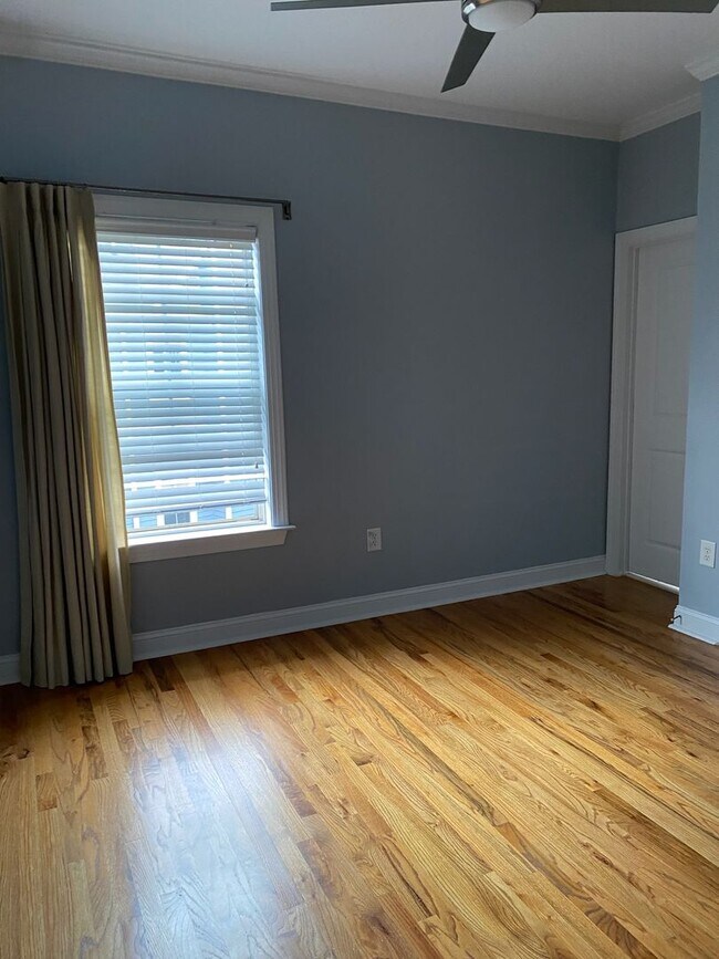 Building Photo - Elegant Intown Living in Carlyle Park – Beautiful 3BR/3.5BA Townhome