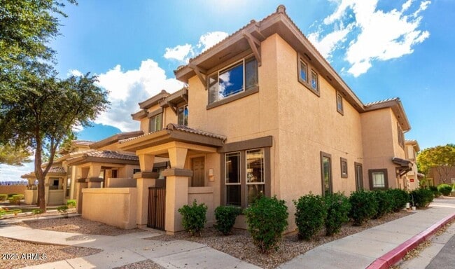 Building Photo - 1225 N 36th St