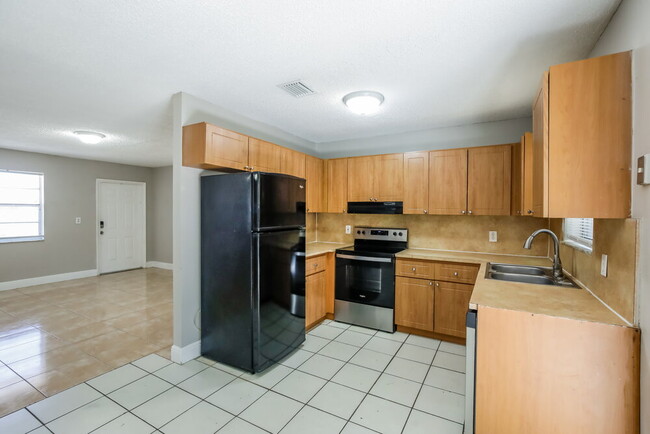 Building Photo - 18940 NW 33rd Pl