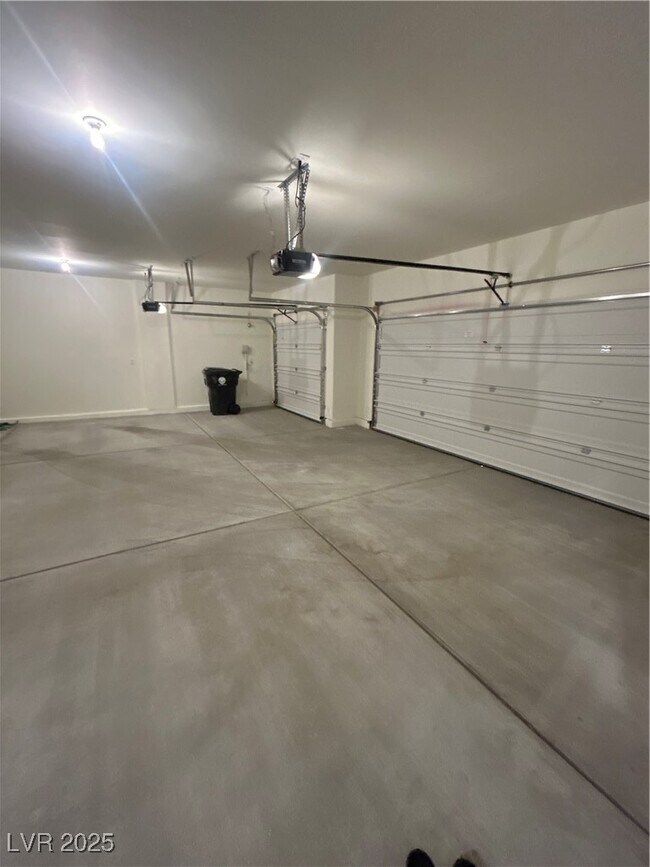 Building Photo - 213 Late Harvest Ave