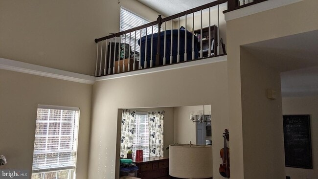 Building Photo - 407 Deerpath Ave SW