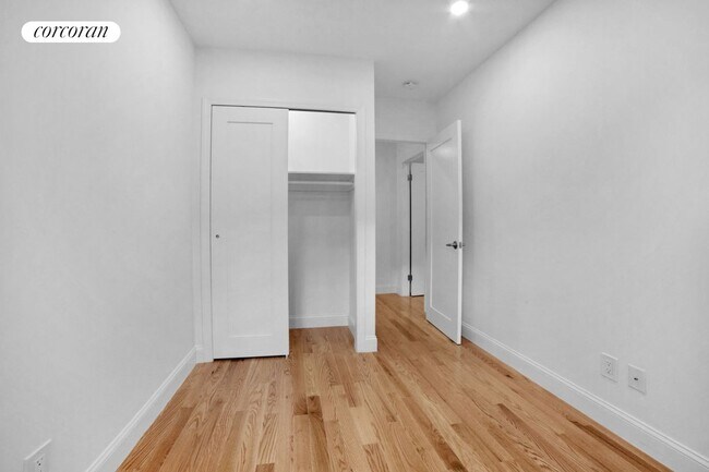 Building Photo - 350 E 89th St