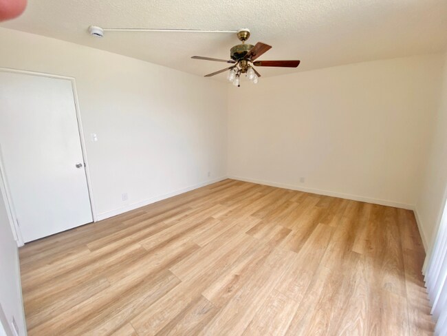 Building Photo - 2014 Ridgeley Dr