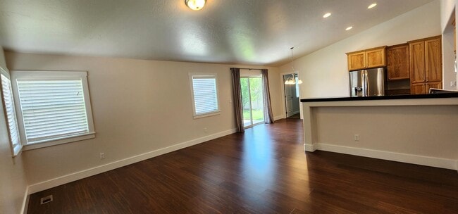 Building Photo - 5140 W Brunmier Dr