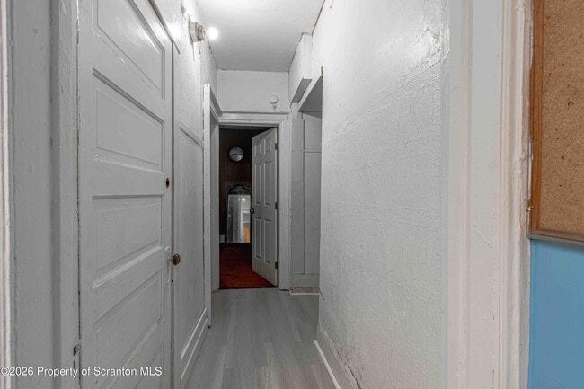 Building Photo - 844 Monroe Ave