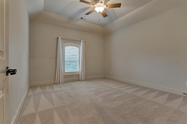 Building Photo - 115 Windfair Loop