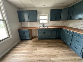 Building Photo - 434 N 7th St