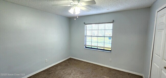Building Photo - 5901 Aires Ave