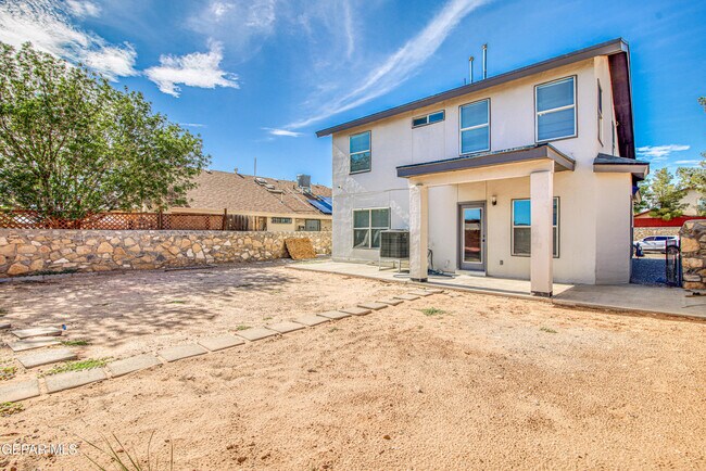 Building Photo - 12325 Tierra Bella Dr